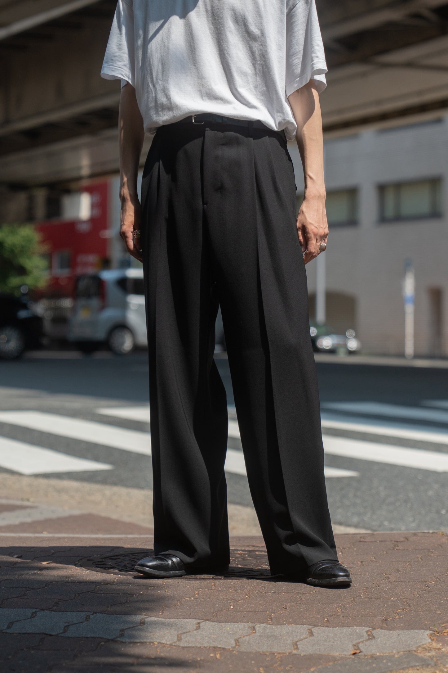 sign別注 TWO TUCKS WIDE TROUSERS