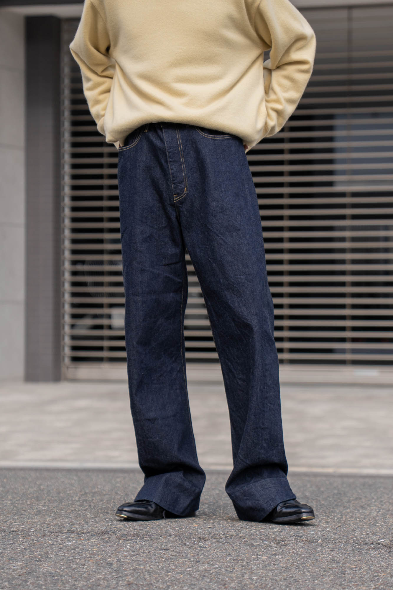 TWIST CUT DENIM JEANS(ST.1397)