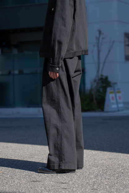 TWO TUCKS BUGGY PANTS