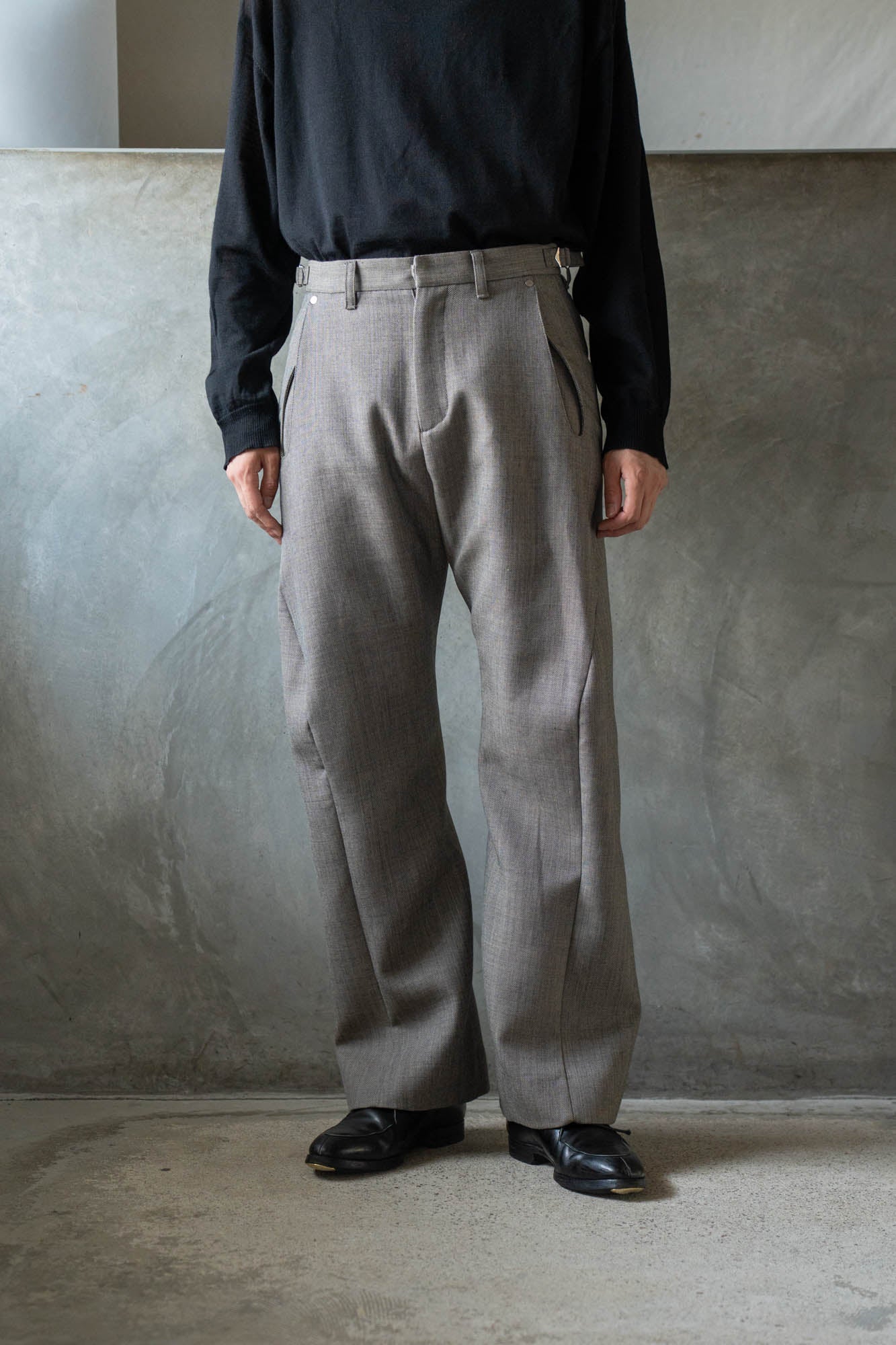 3D TWISTED TAILORED PANTS