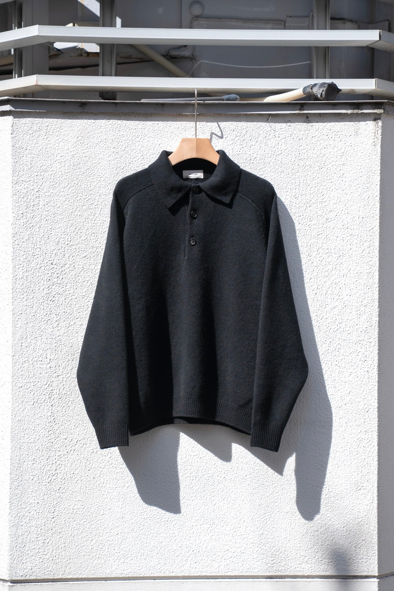 【美品】The CLASIK ザクラシックSADDLE V NECK The CLASIK SADDLE V NECK | MusterWerk Sud.