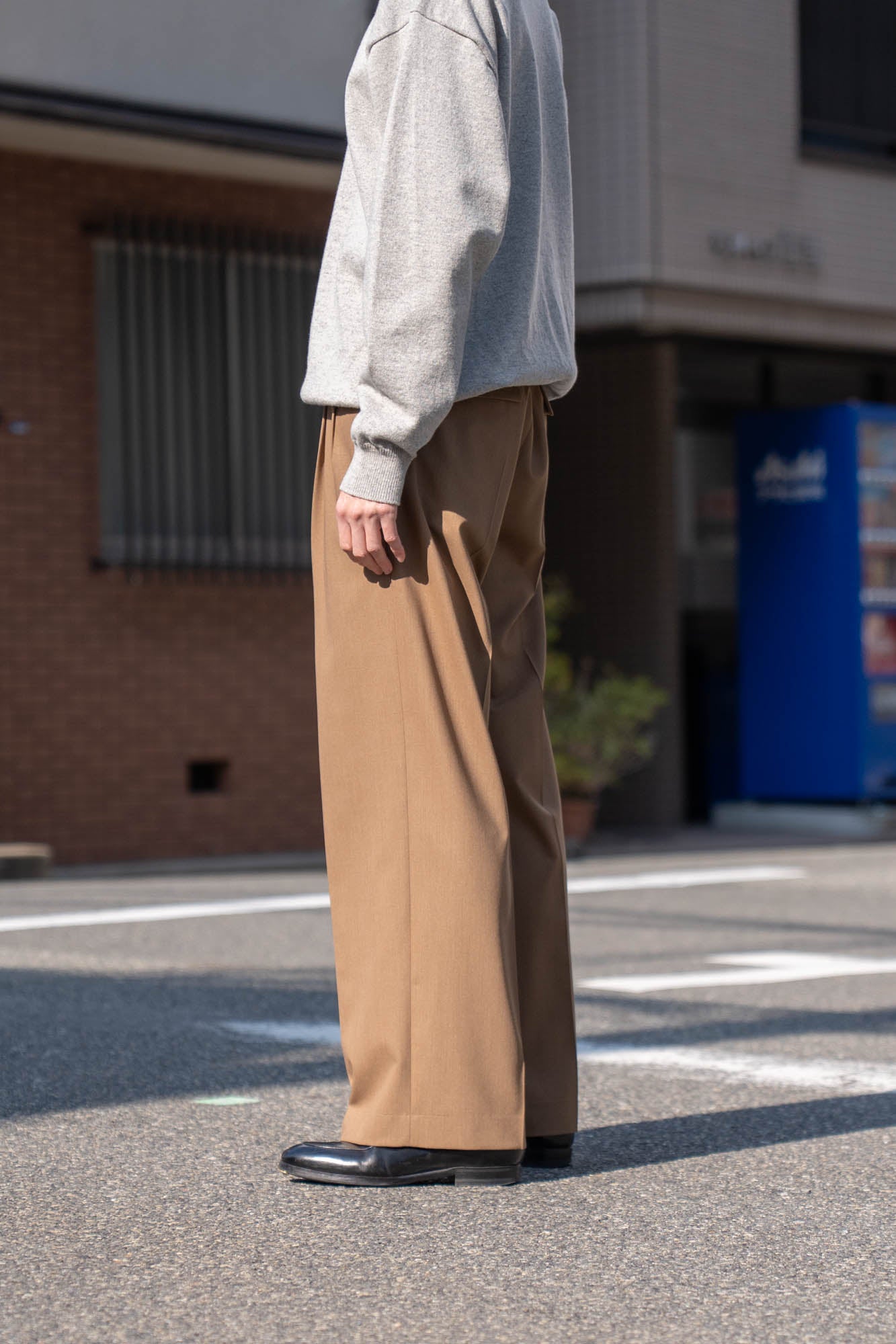TWO TUCKS WIDE TROUSERS