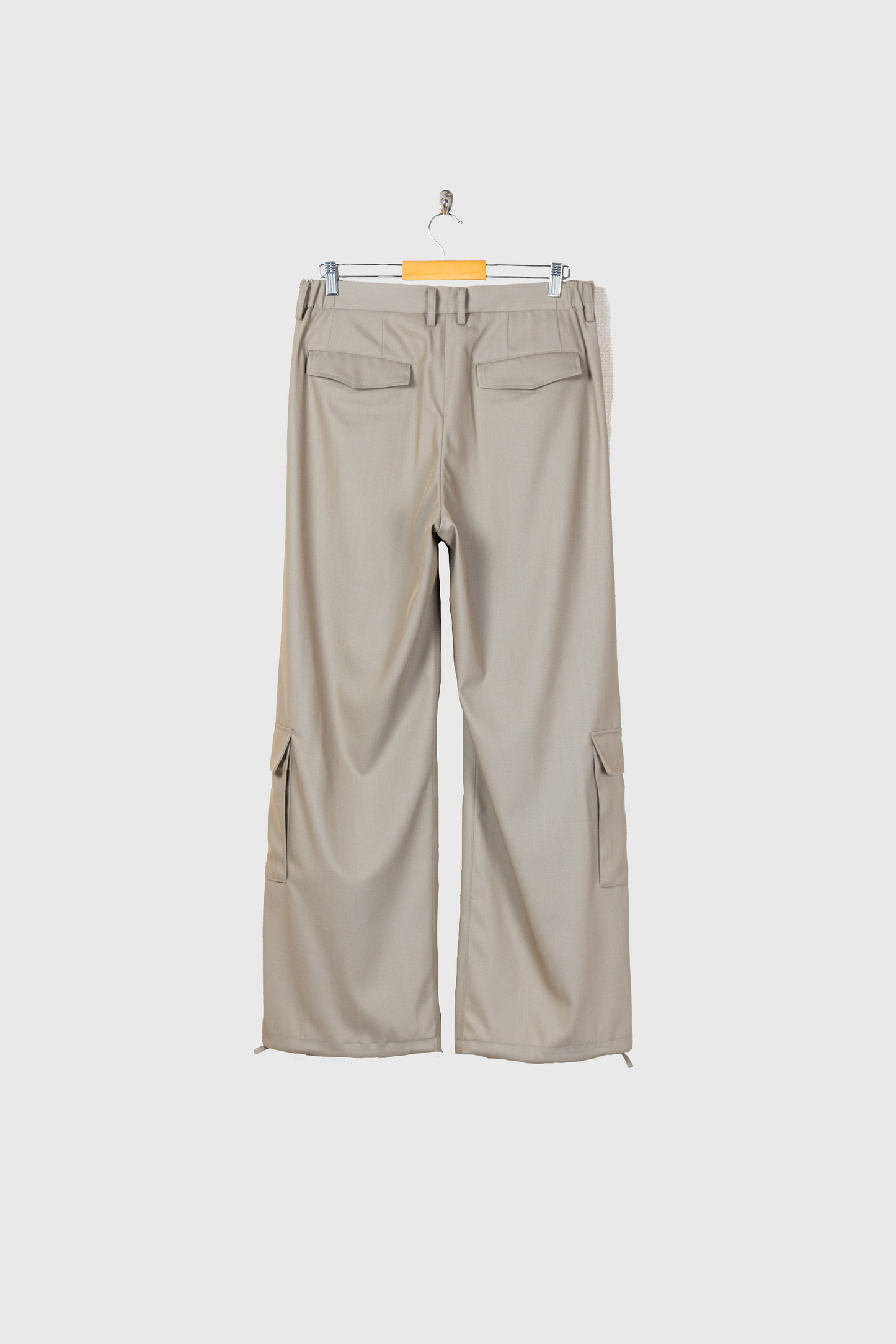 TWO TUCKS WIDE CARGO PANTS
