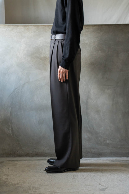 TWO-TUCKS WIDE TROUSERS