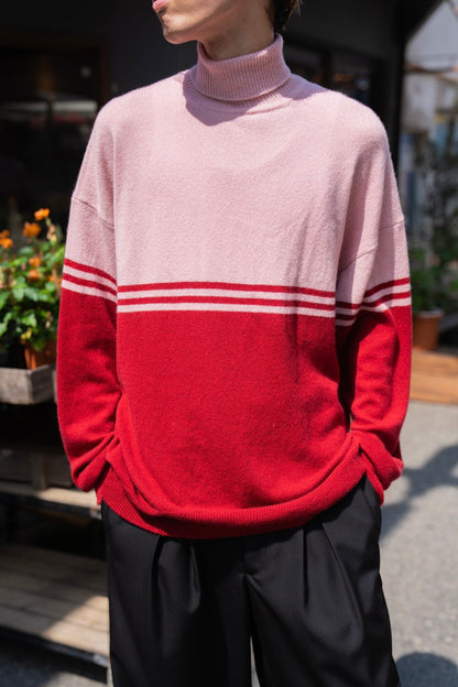 CASHMERE TURTLE SWEATER