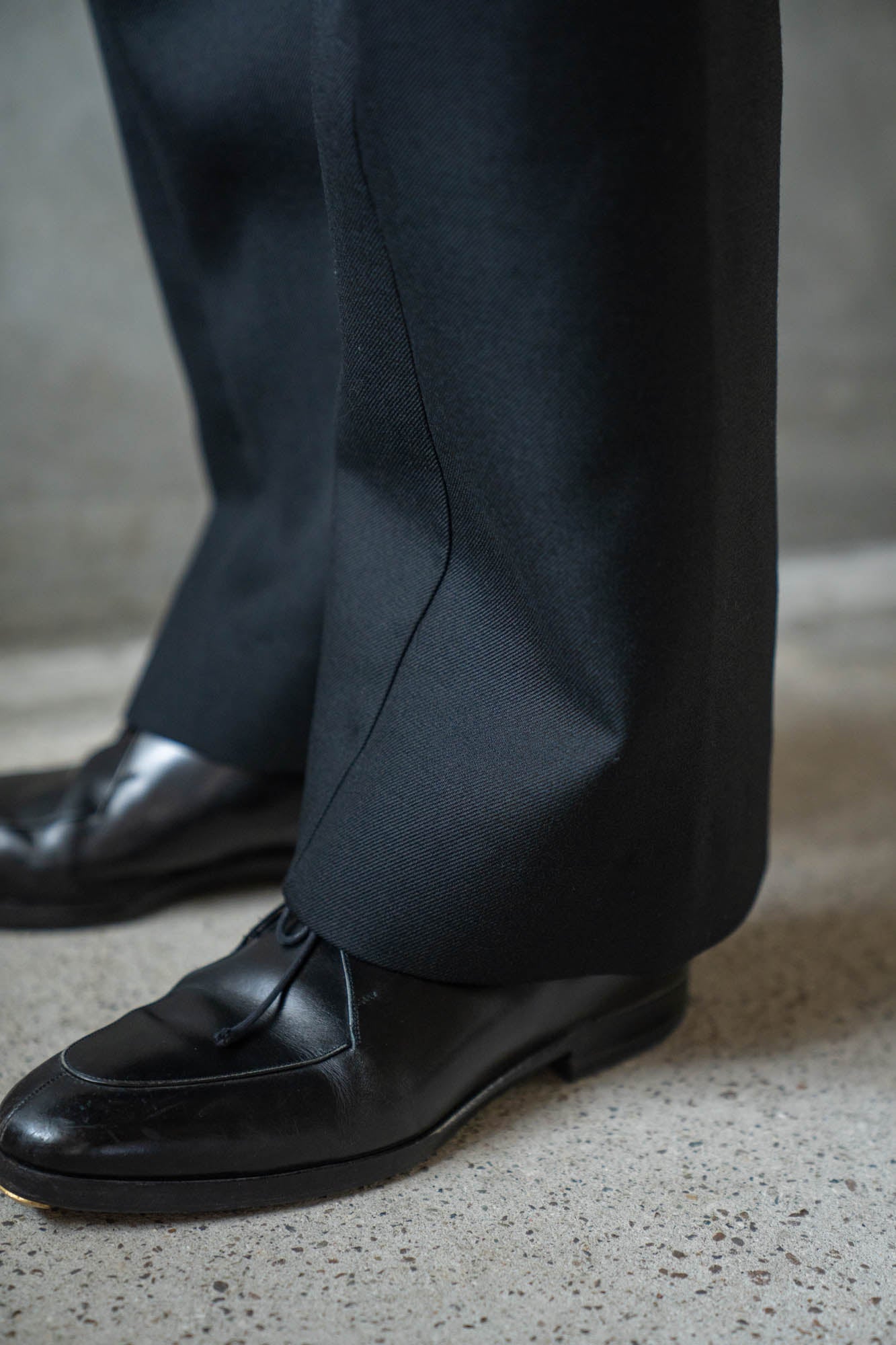 3D TWISTED TAILORED PANTS