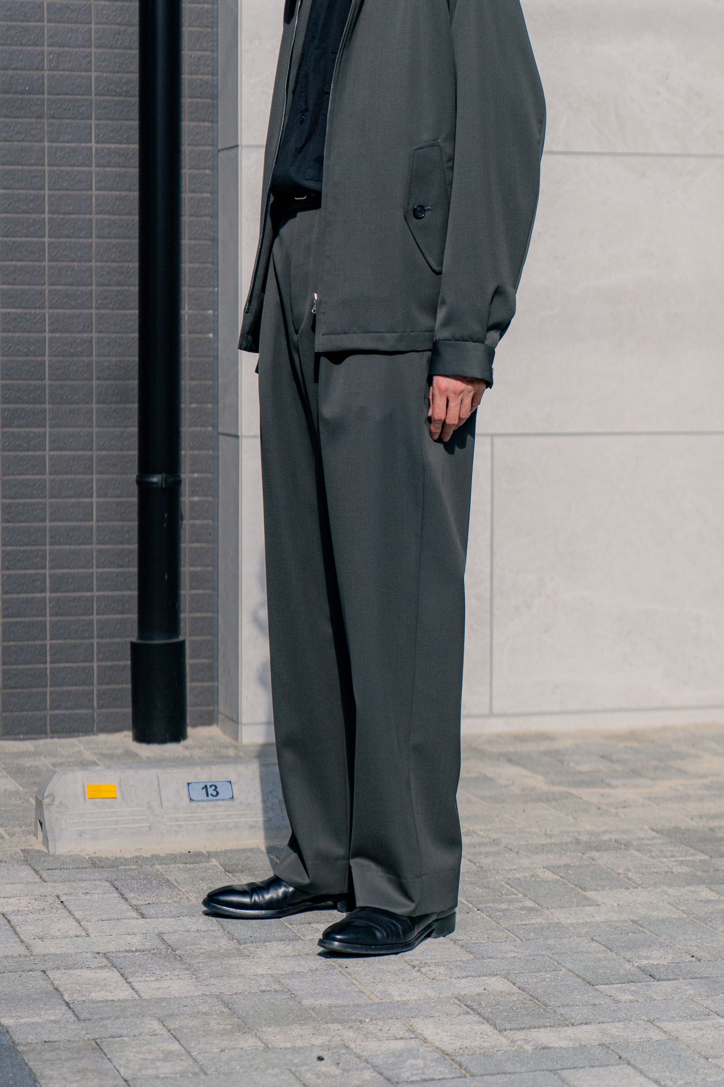 1 PLEATS TROUSER