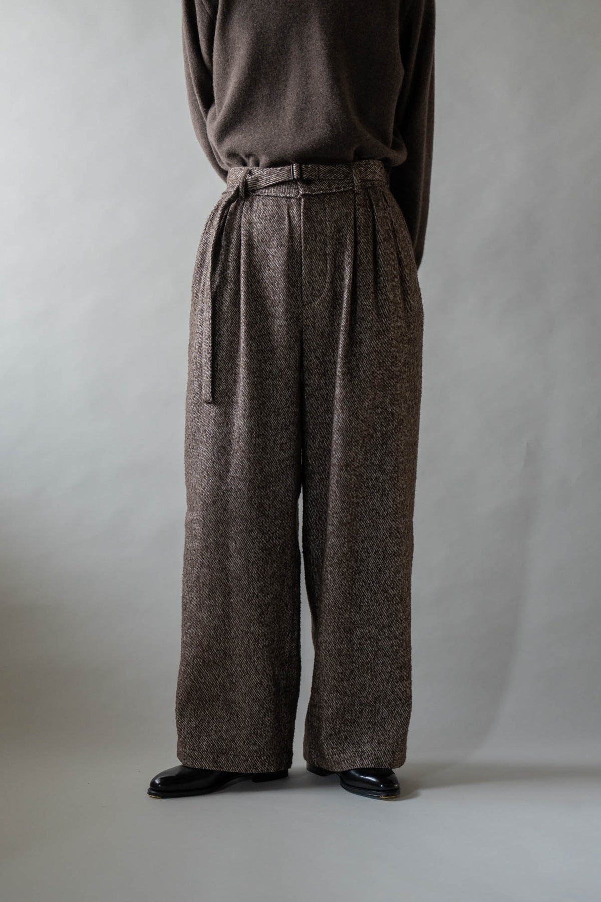 BELTED WIDE PANTS