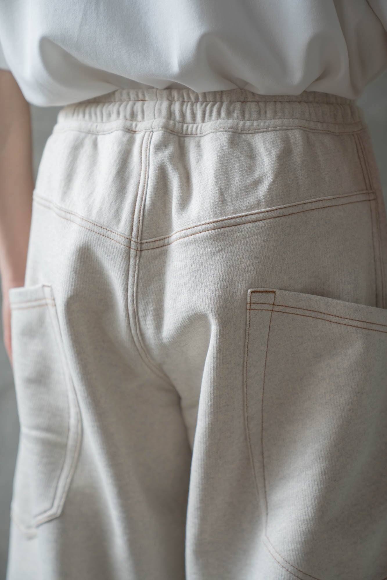3D cutting sweat pants