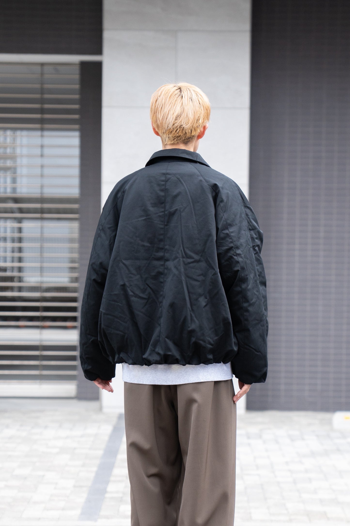 WIDE SQUARE ZIP UP DOWN JACKET