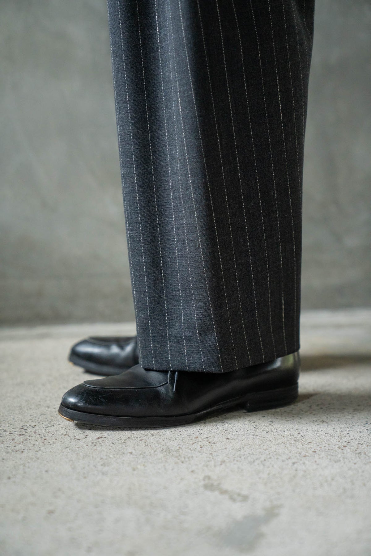 5 Tuck Trouser in Wool Pinstripe