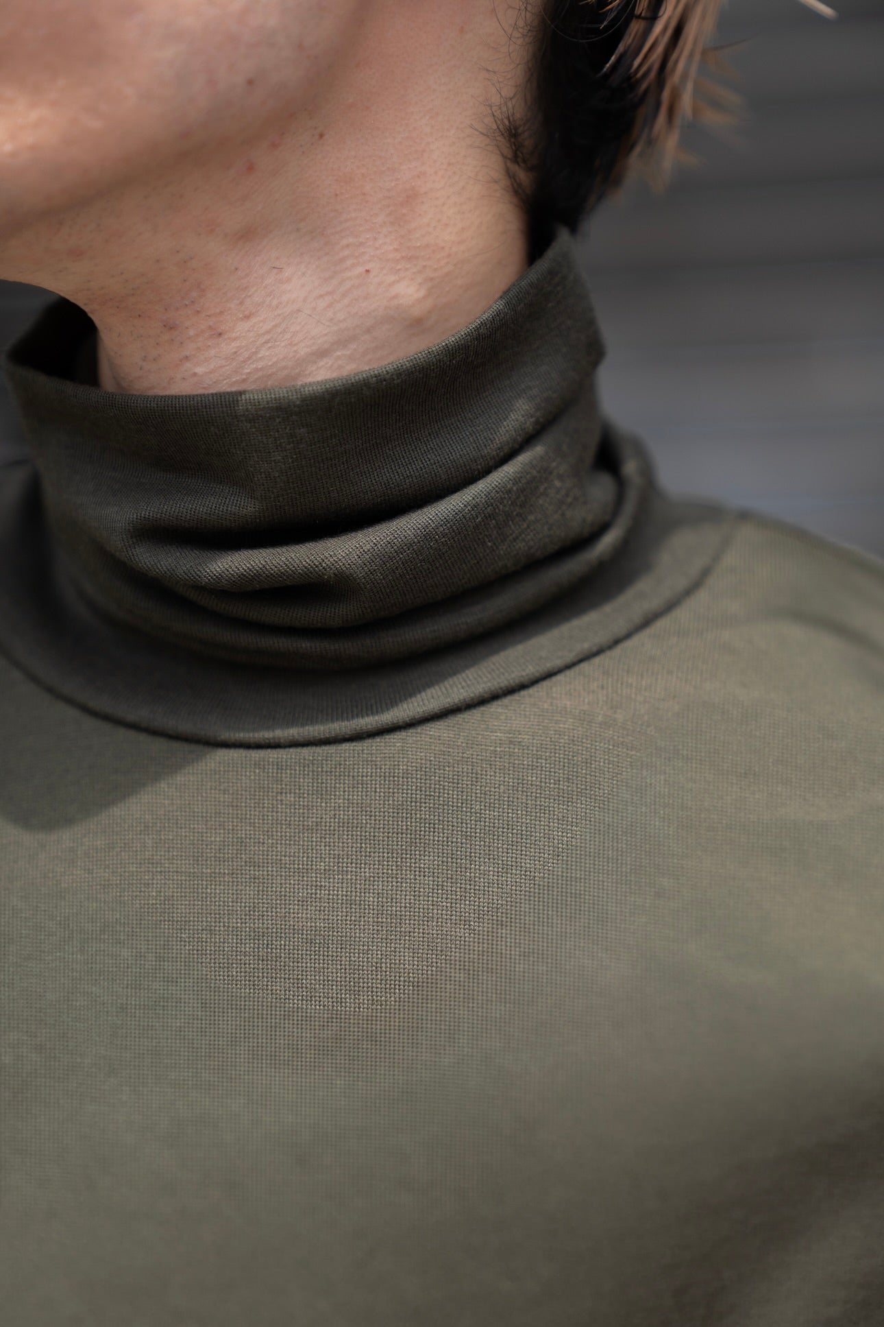 MERINO WOOL HIGH NECK L/S T-SHIRT