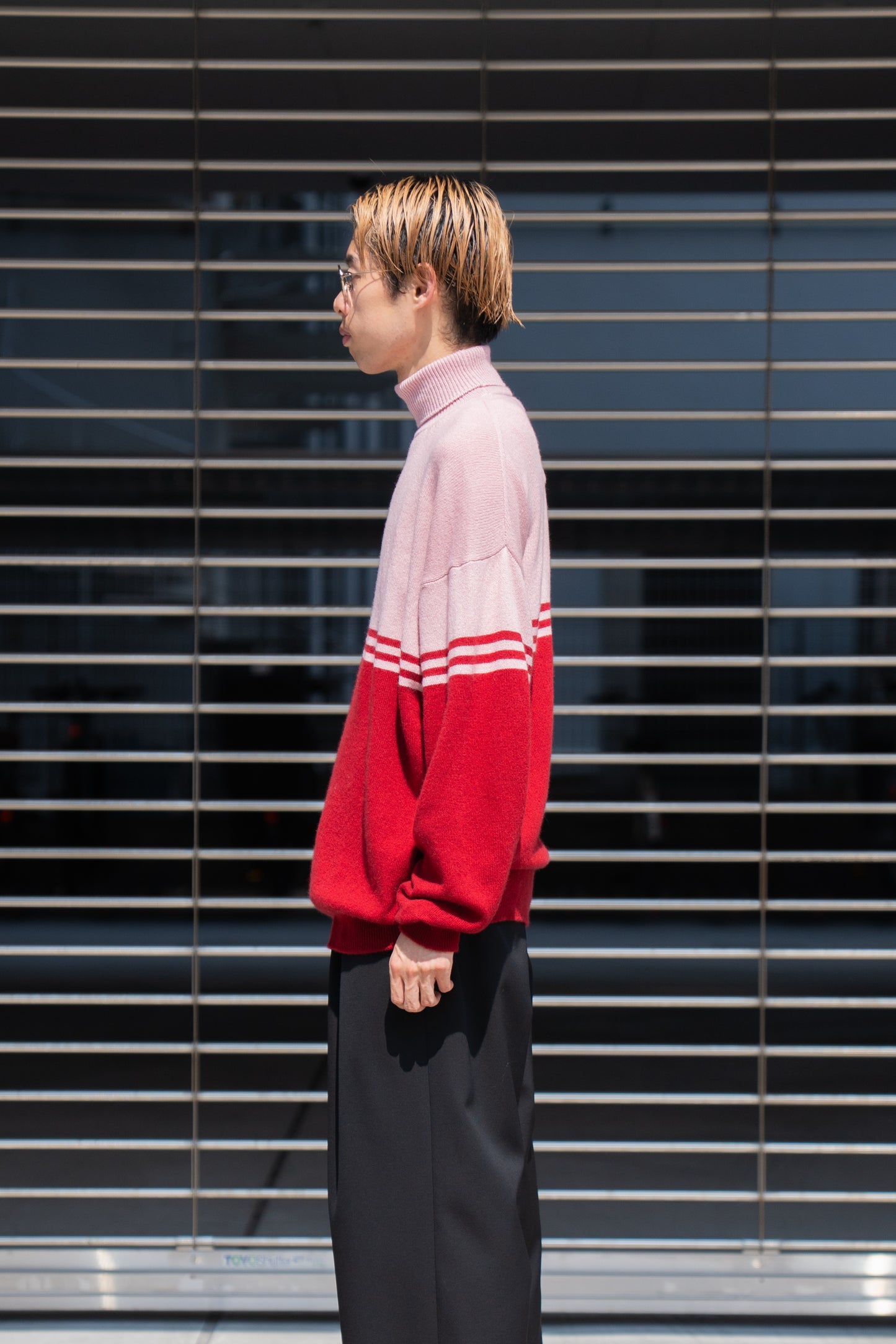 CASHMERE TURTLE SWEATER