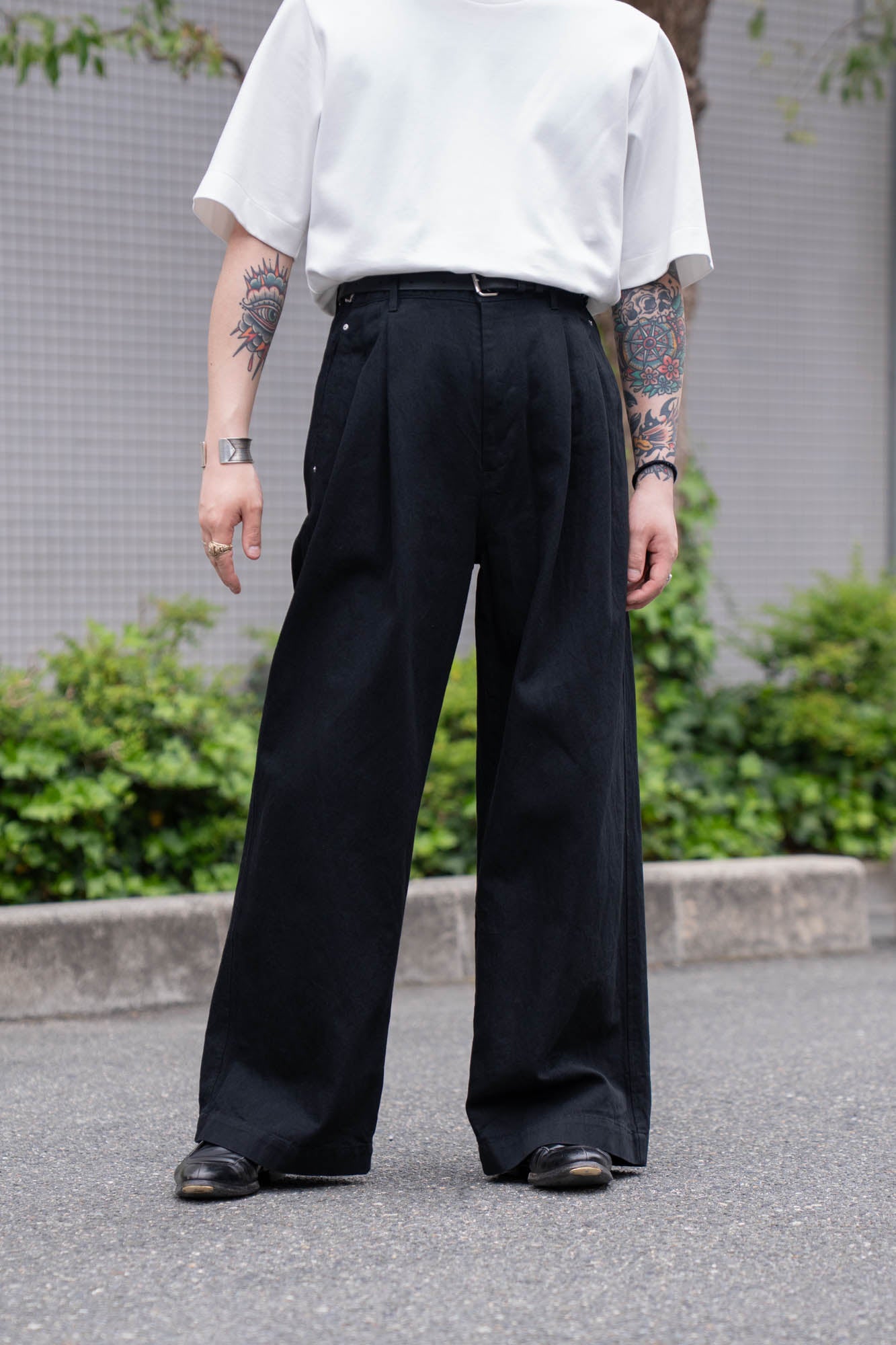 TWO TUCKS BUGGY PANTS
