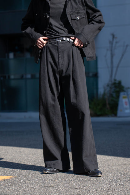 TWO TUCKS BUGGY PANTS