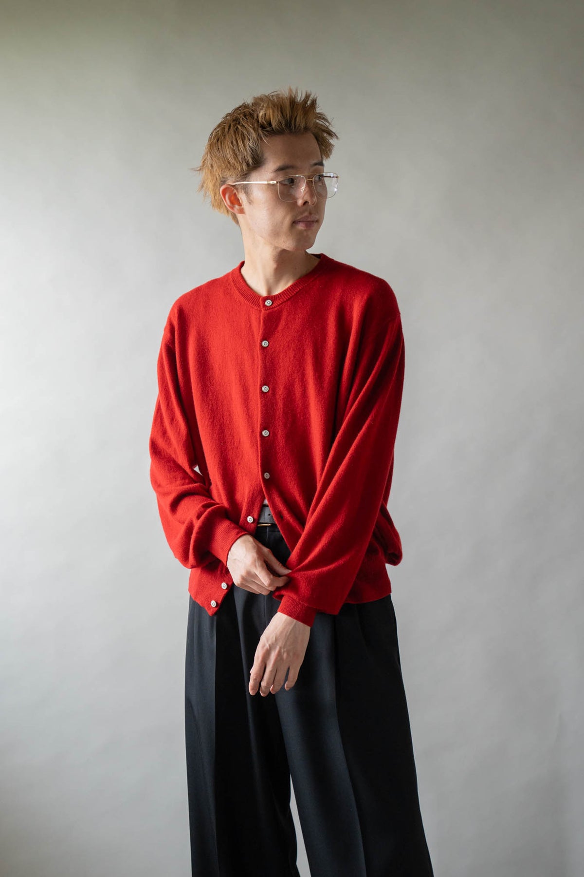 CASHMERE CREW NECK CARDIGAN .16