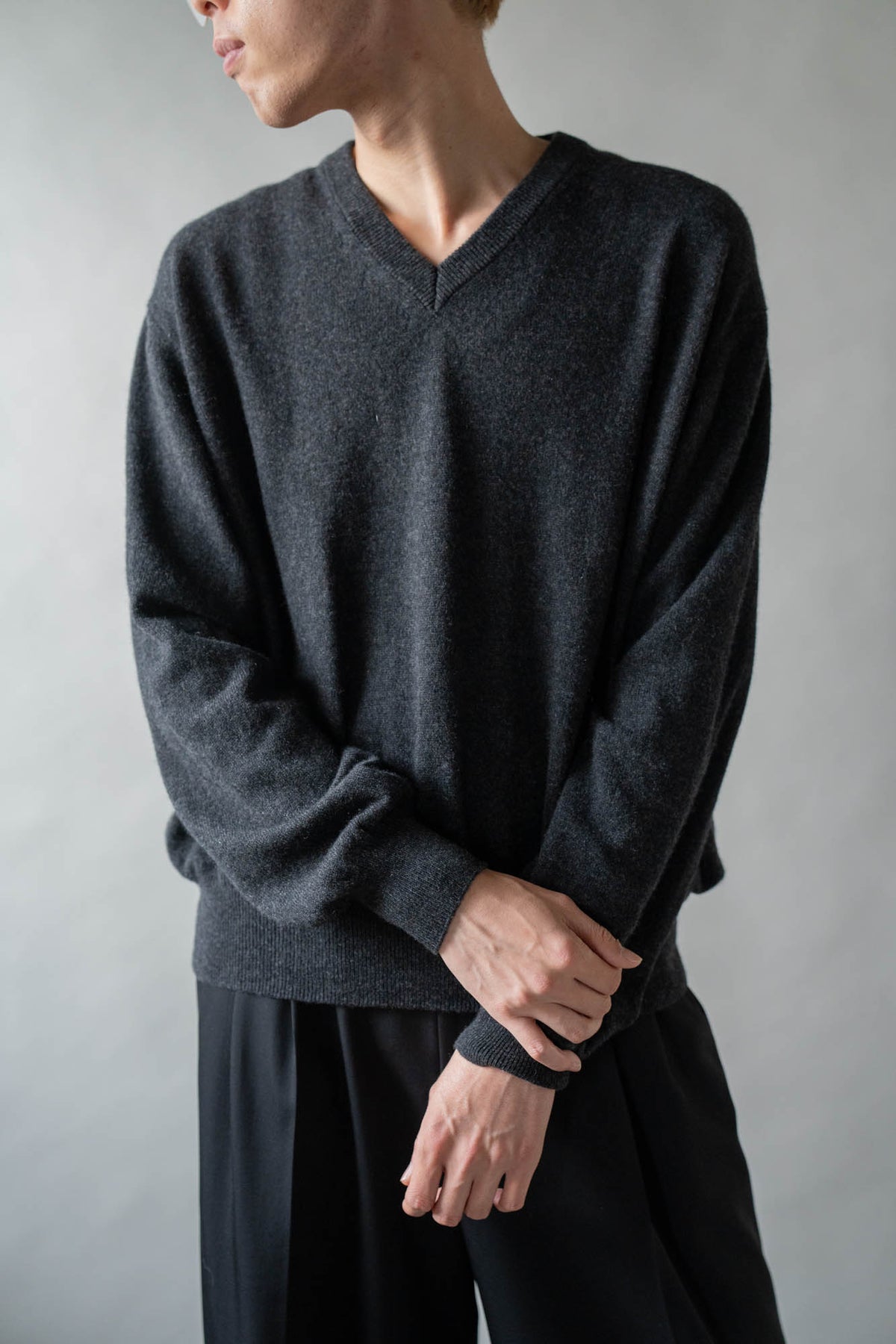 CASHMERE V-NECK KNIT .16