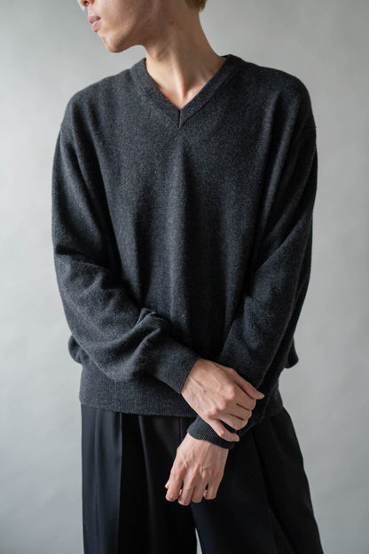 CASHMERE V-NECK KNIT .16