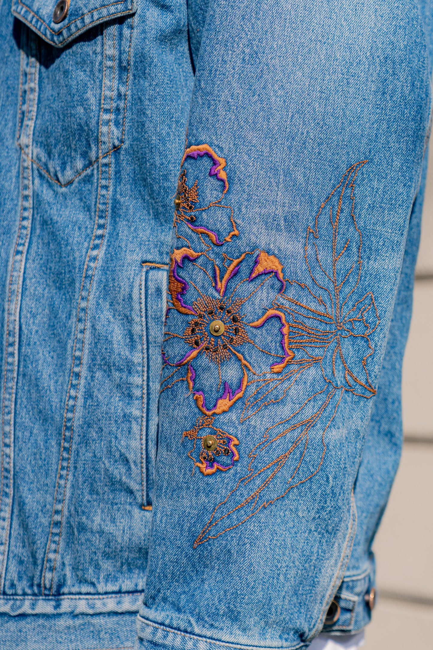 Embroidered-design denim jacket