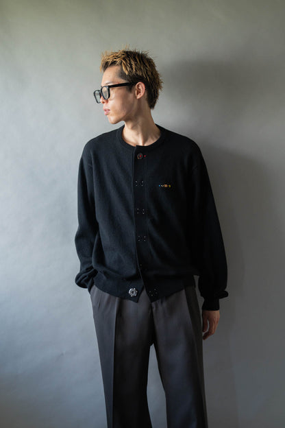 Wool knit cardigan for sign