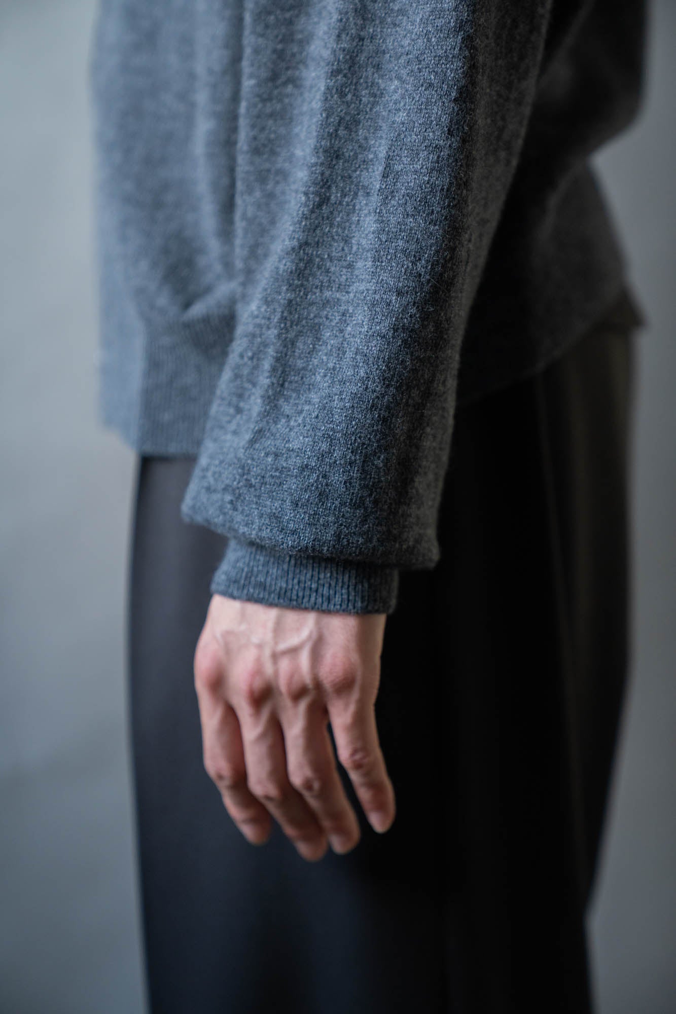Wool knit cardigan for sign