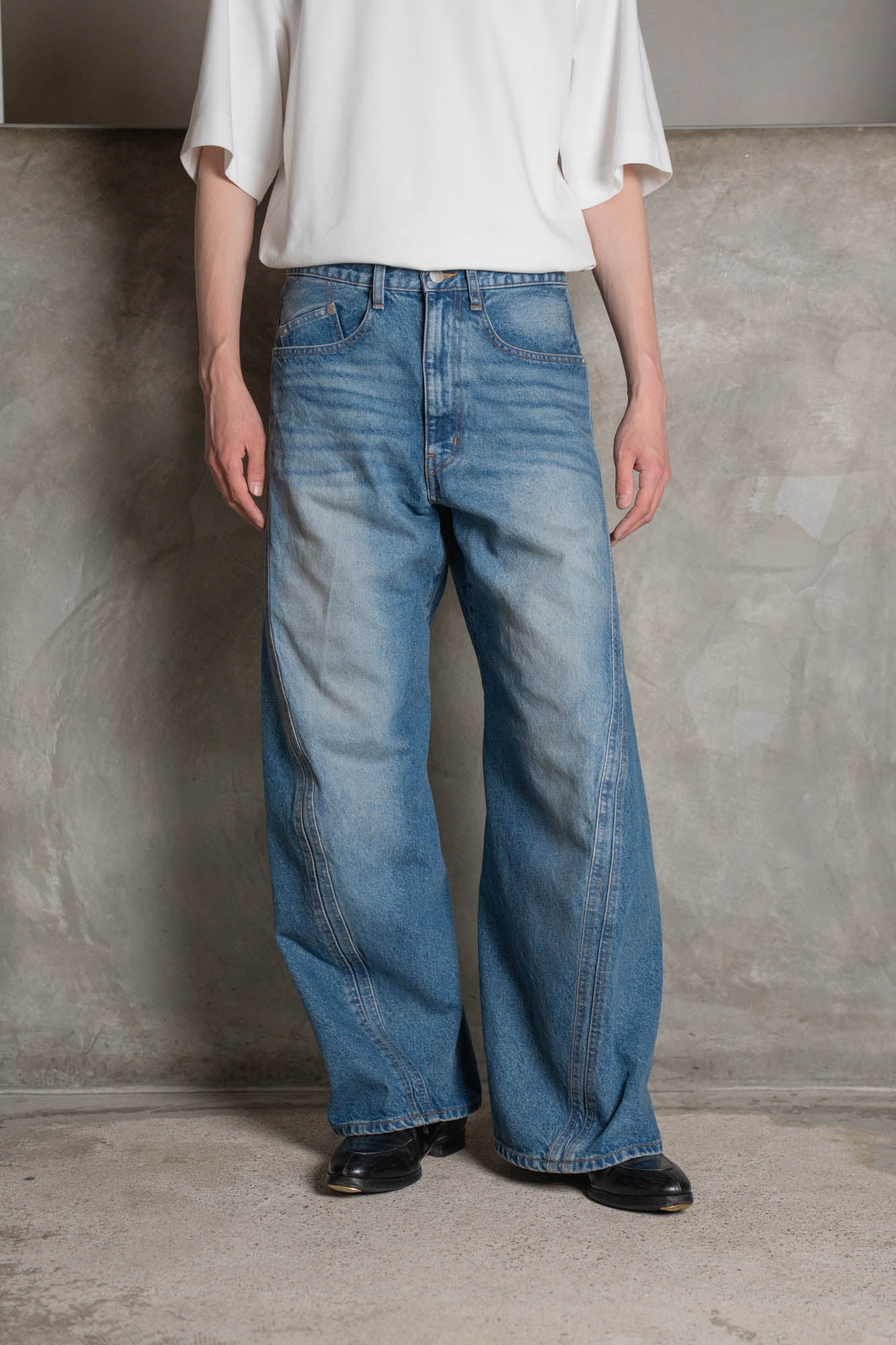 3D TWISTED WIDE LEG JEANS | デニム NVRFRGT（ネバーフォーゲット
