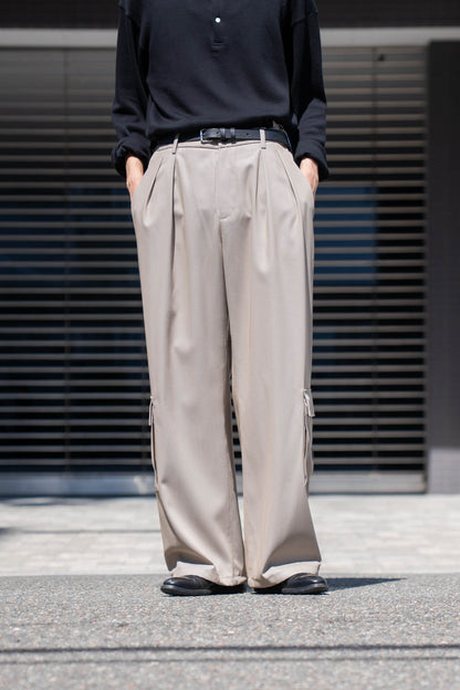 TWO TUCKS WIDE CARGO PANTS