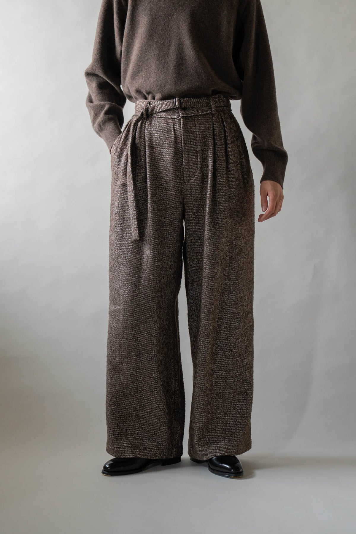 BELTED WIDE PANTS