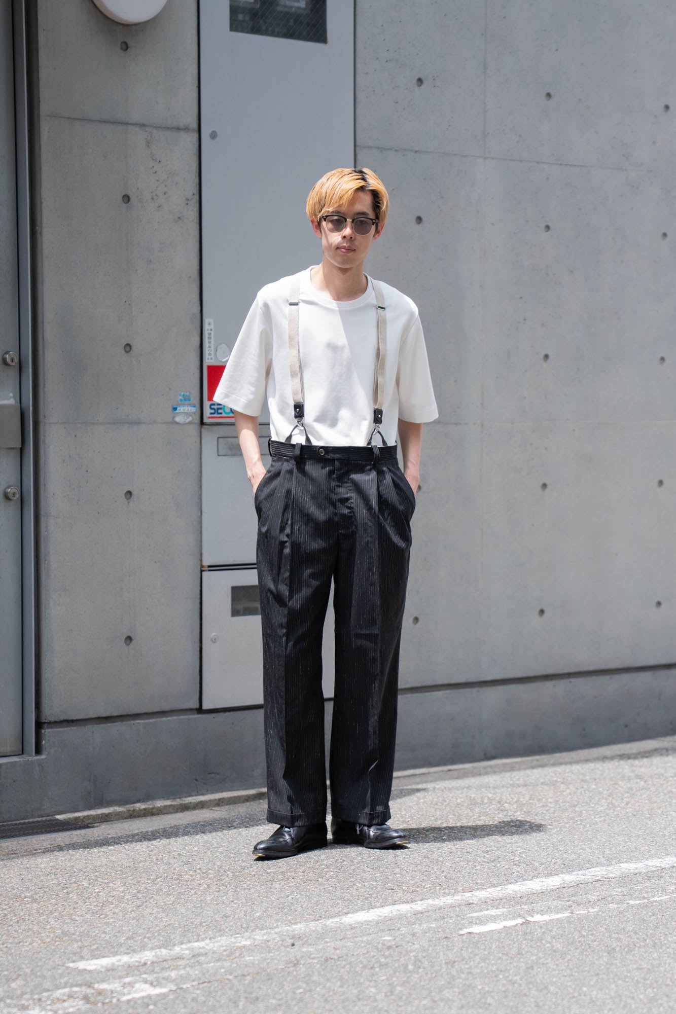 sign別注 Two-tuck trousers with suspenders