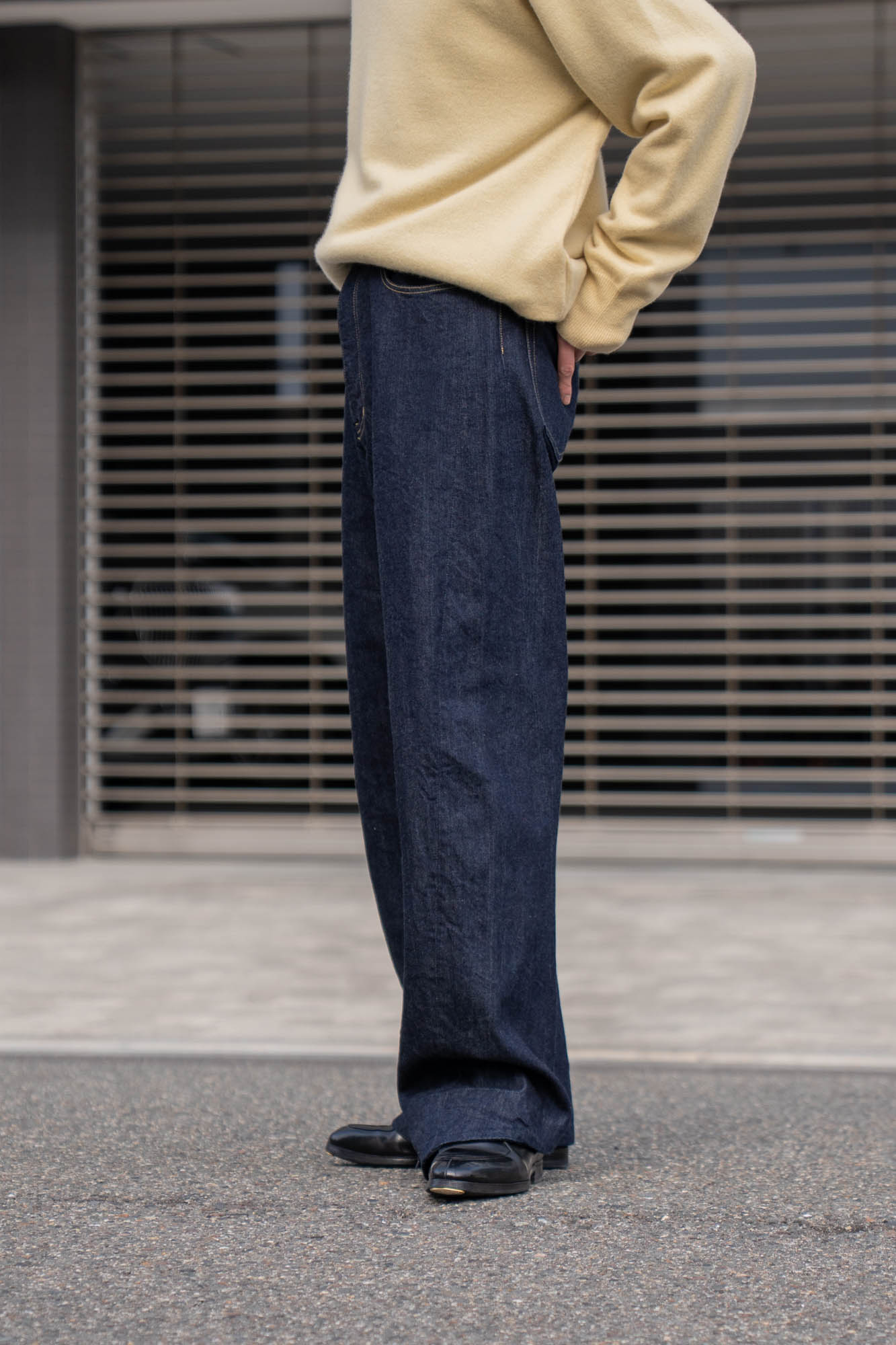 TWIST CUT DENIM JEANS(ST.1397)