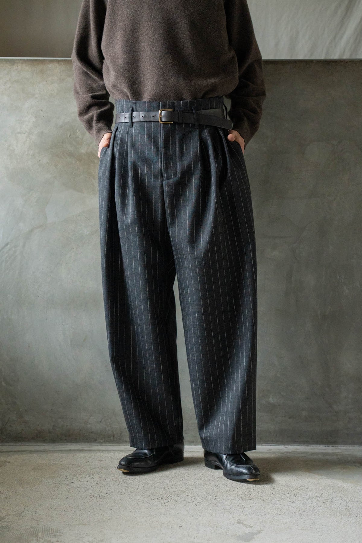 5 Tuck Trouser in Wool Pinstripe
