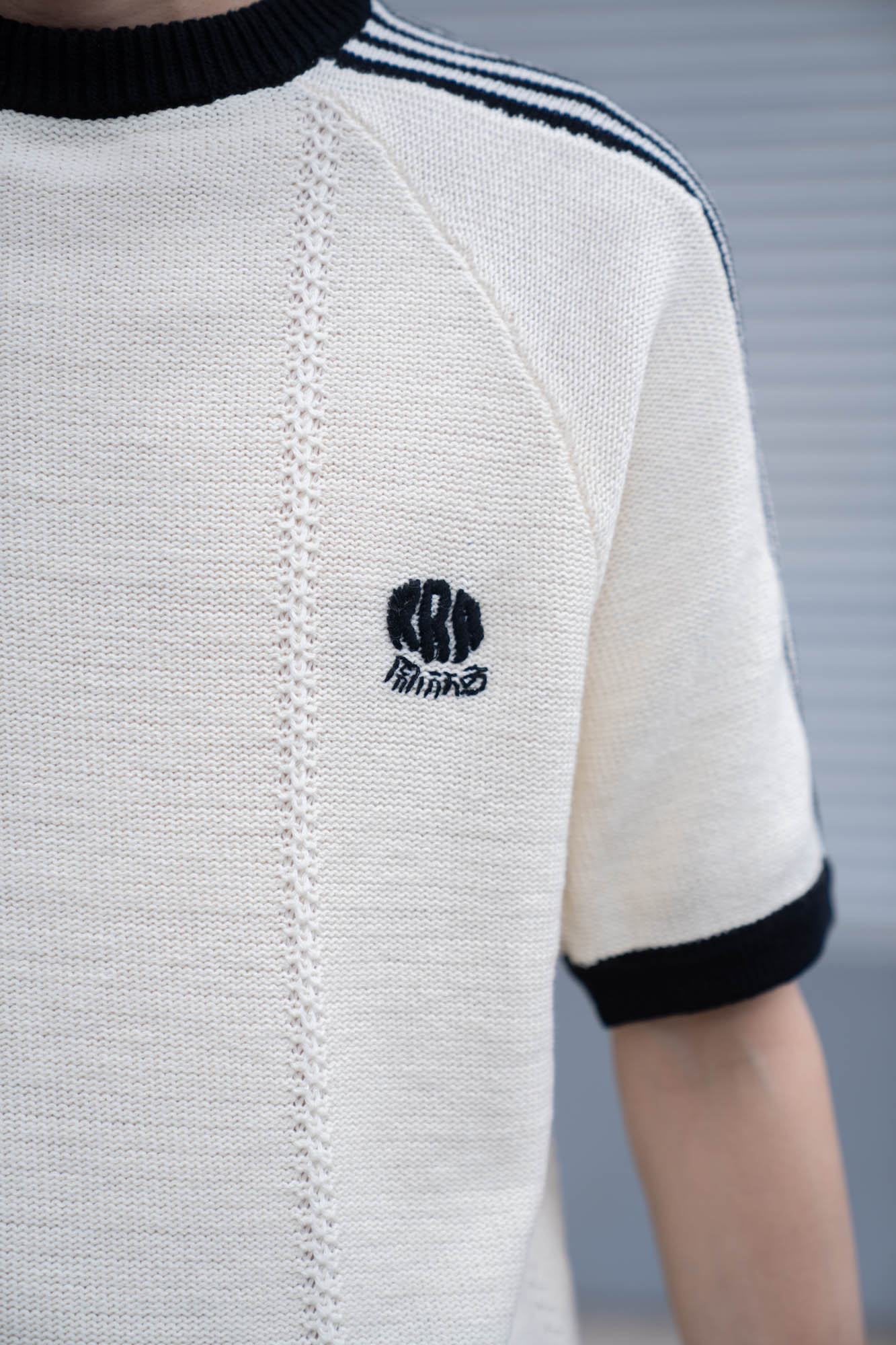 KNITTED TRAINING T-SHIRT