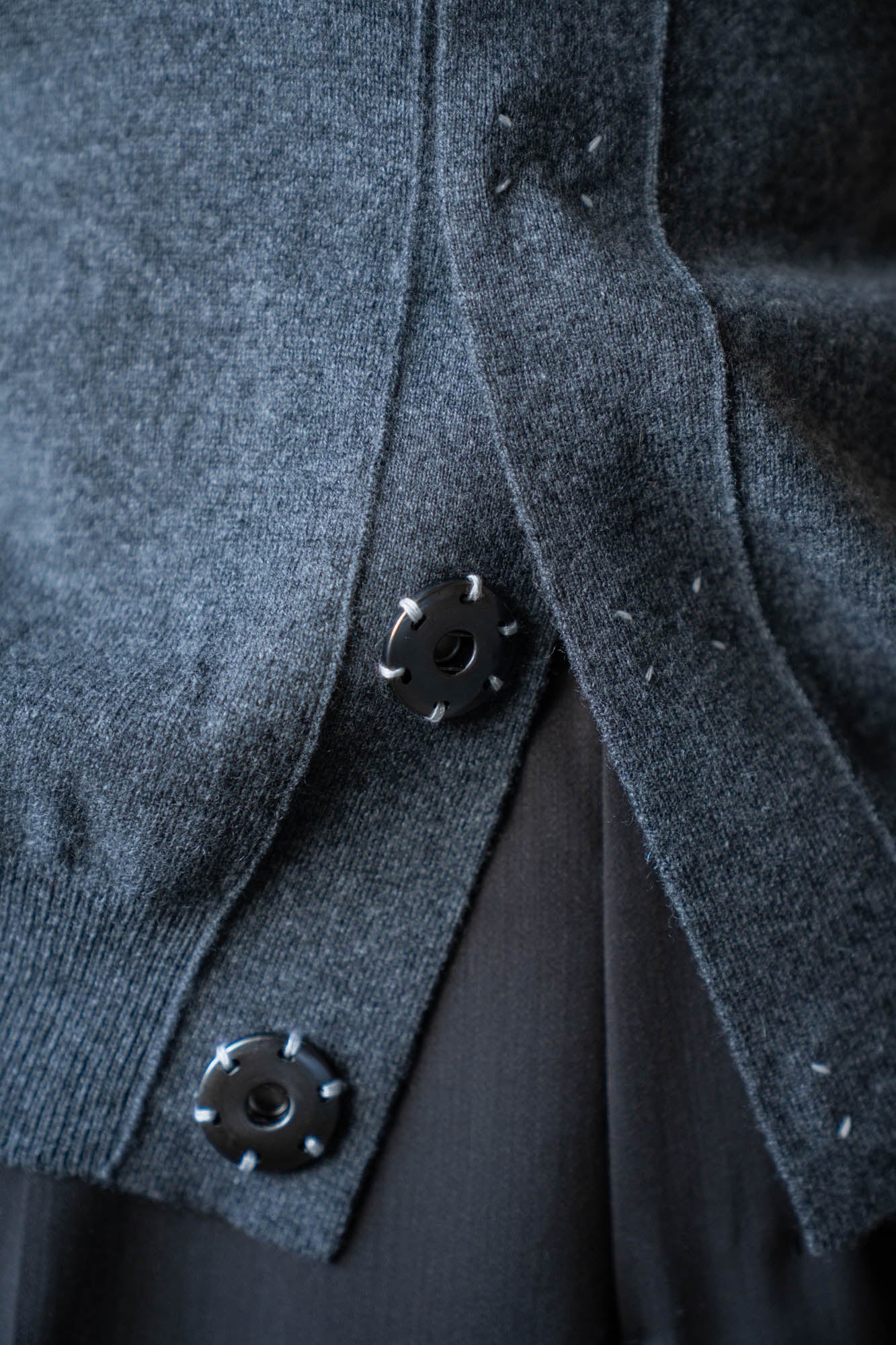 Wool knit cardigan for sign