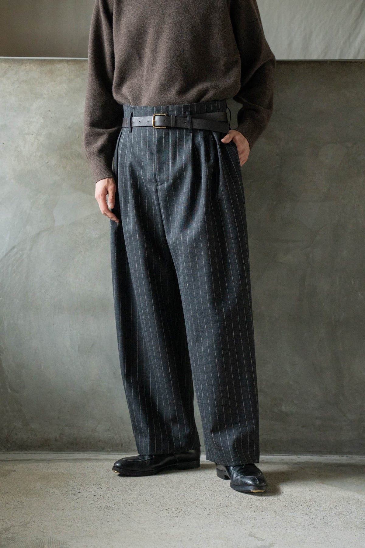 5 Tuck Trouser in Wool Pinstripe