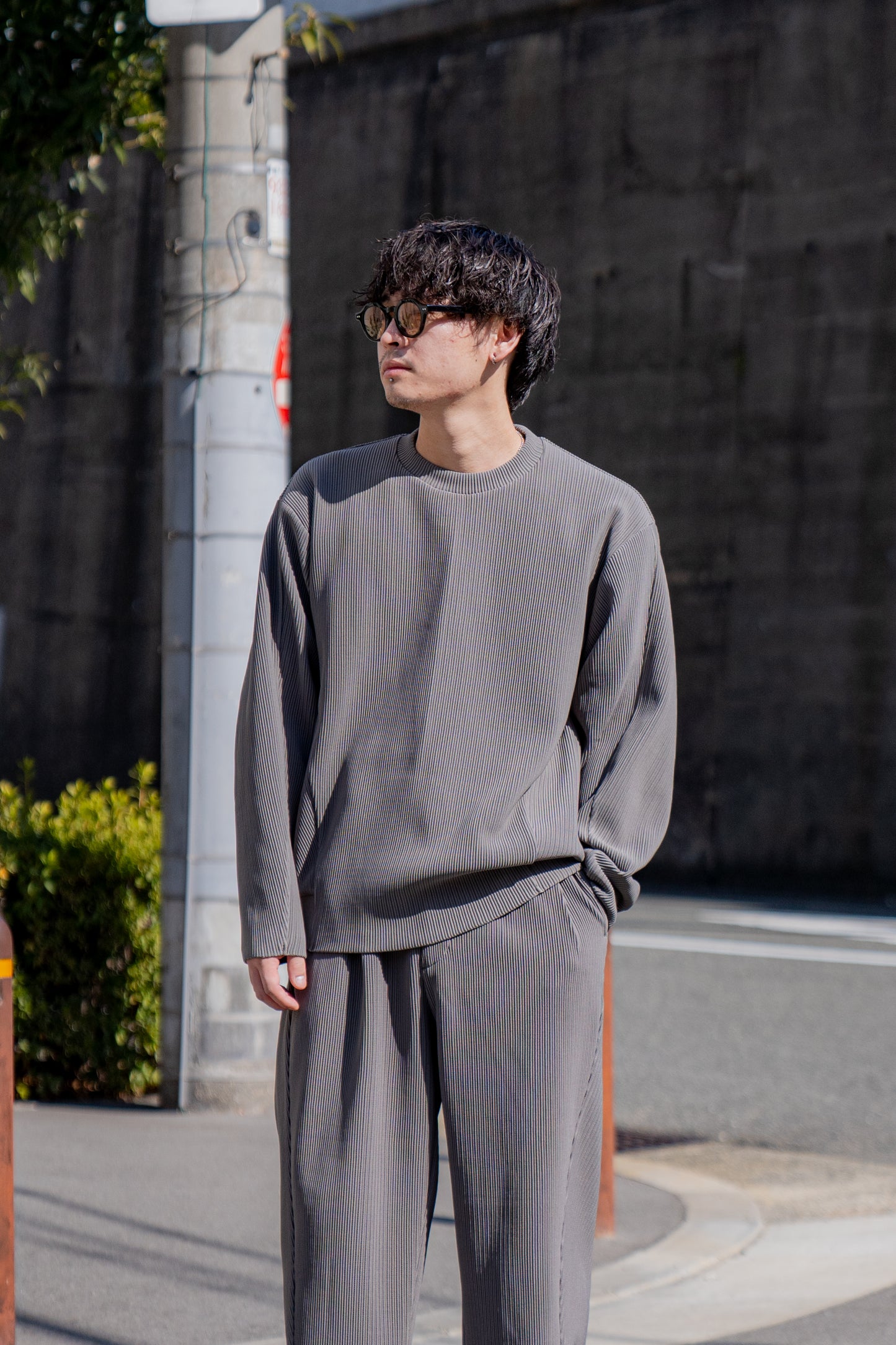 GRADATION PLEATS TWIST SLEEVE LS (ST.1128)