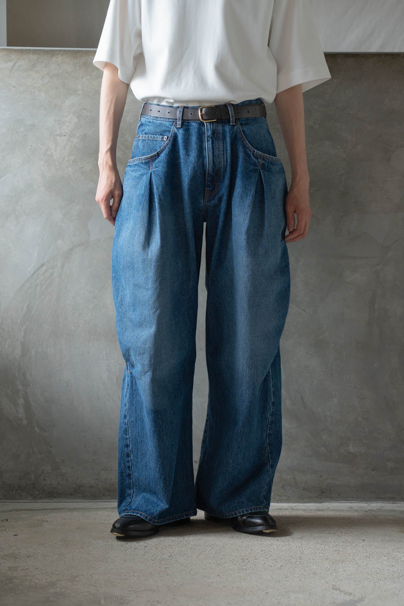 3D cutting denim pants