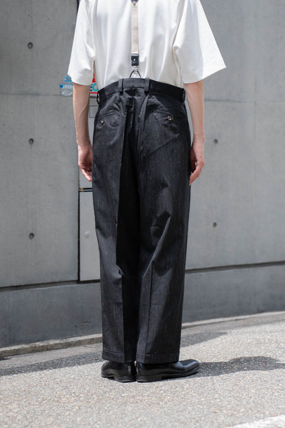sign別注 Two-tuck trousers with suspenders