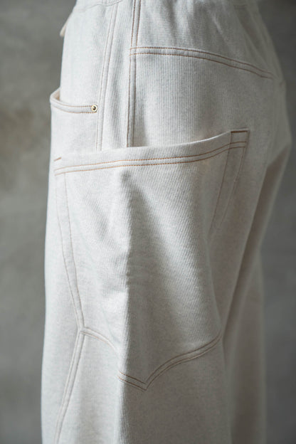 3D cutting sweat pants