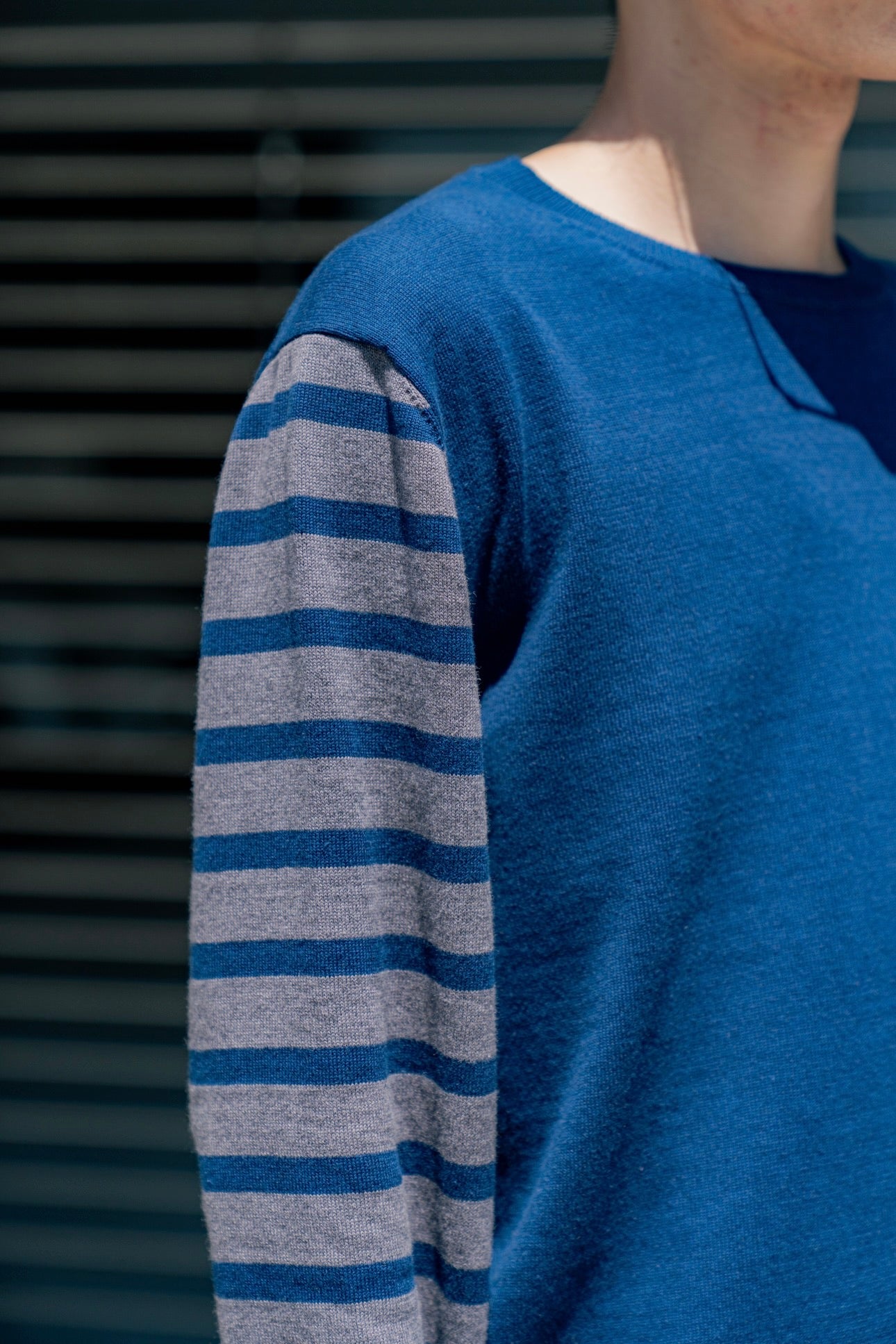 COTTON CASHMERE BORDER SLEEVE SWEATER