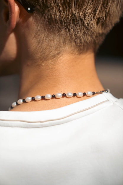 NOIR DEW PEARL NECKLACE