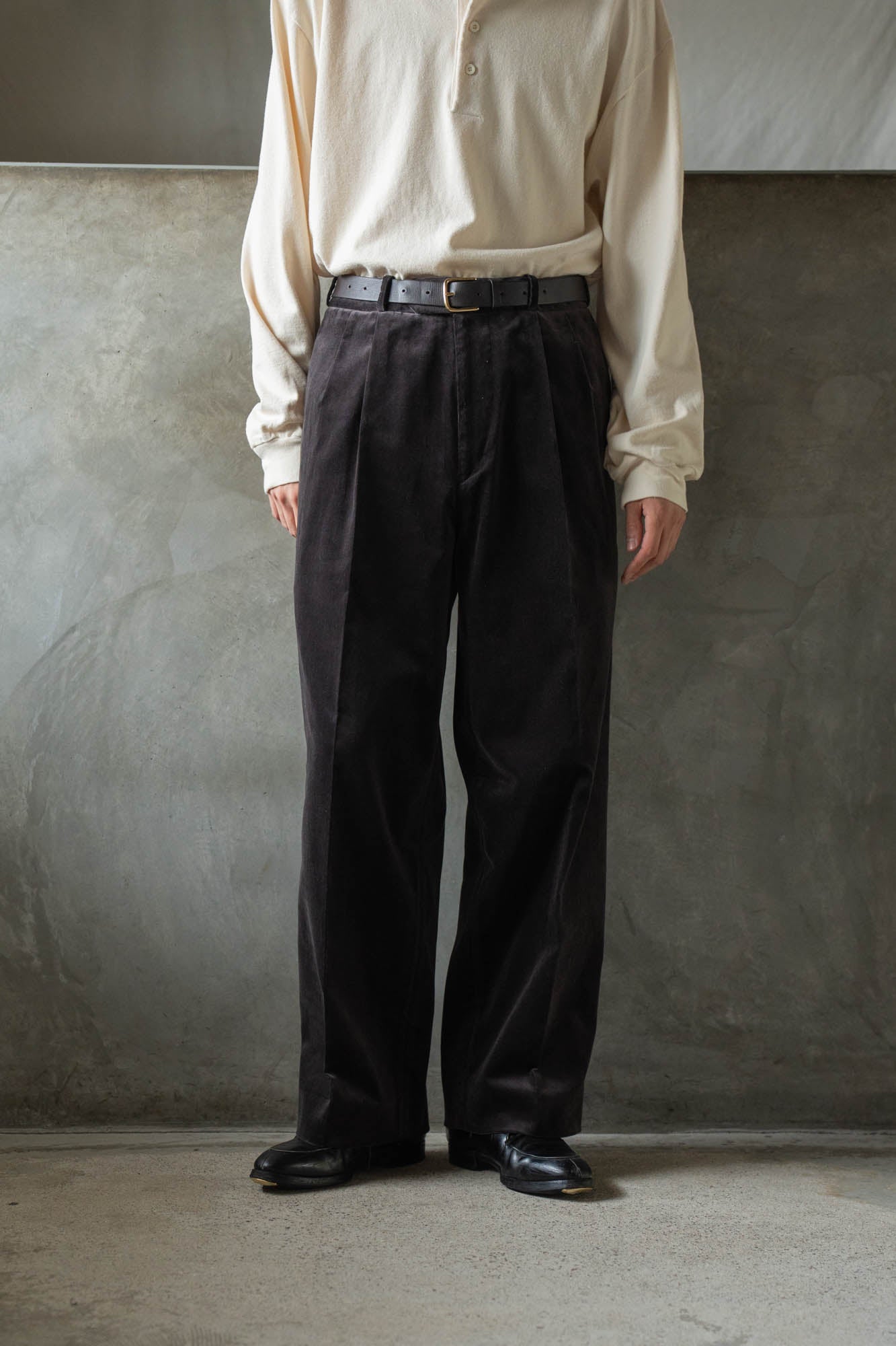 Fade Velvet Two-tuck Slacks