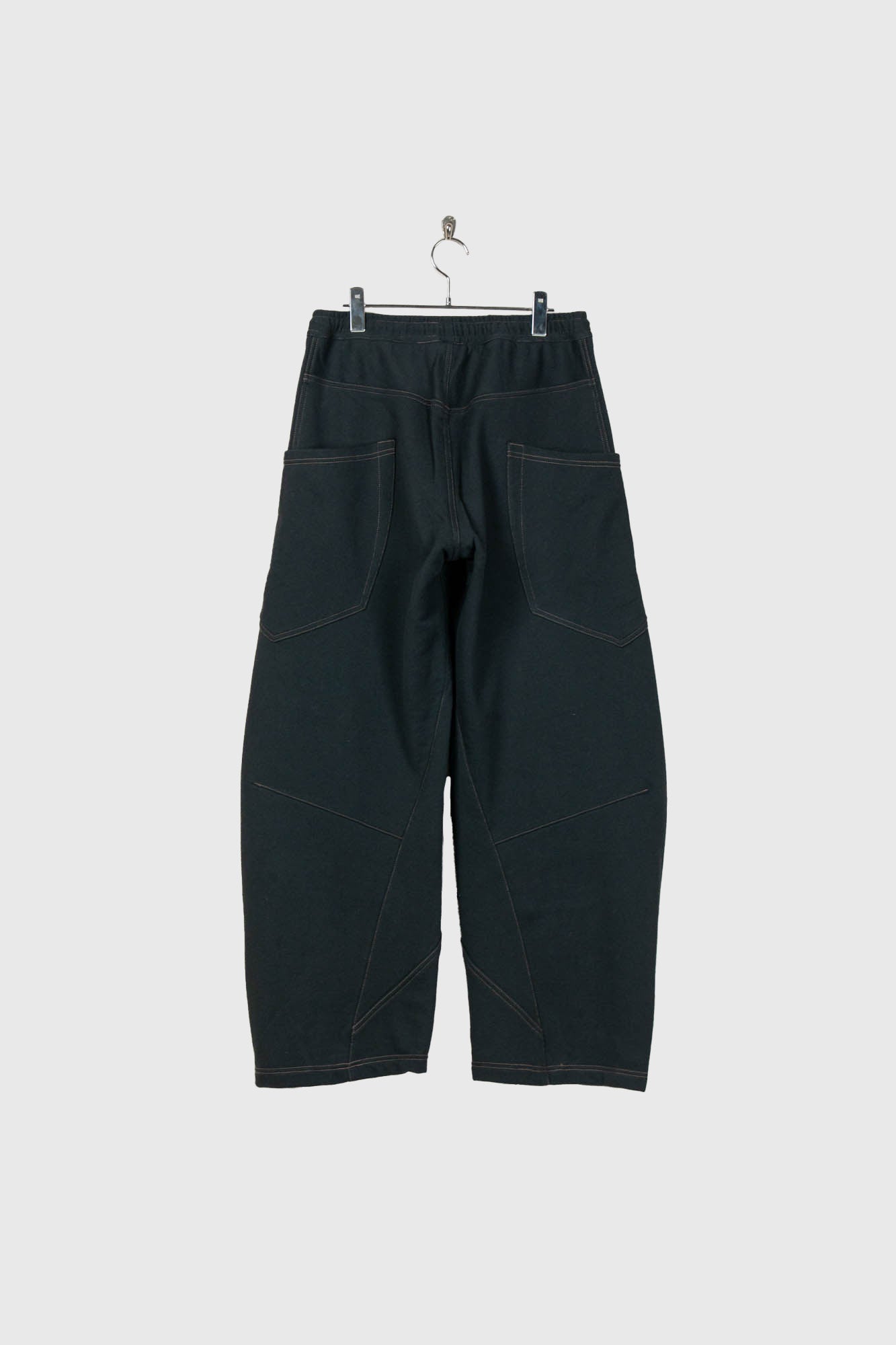 3D cutting sweat pants