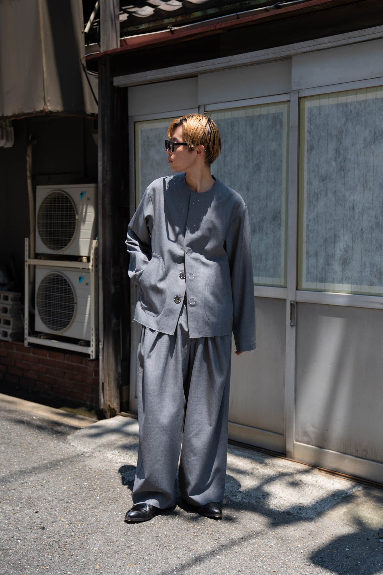 No-collar wool gabardine jacket