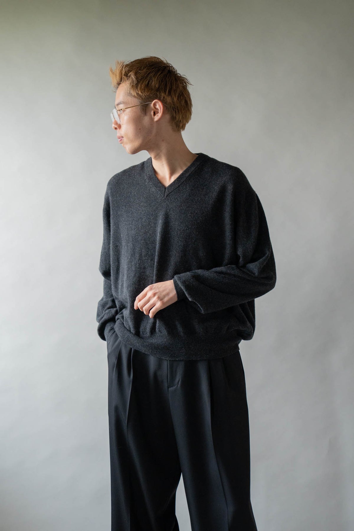 CASHMERE V-NECK KNIT .16