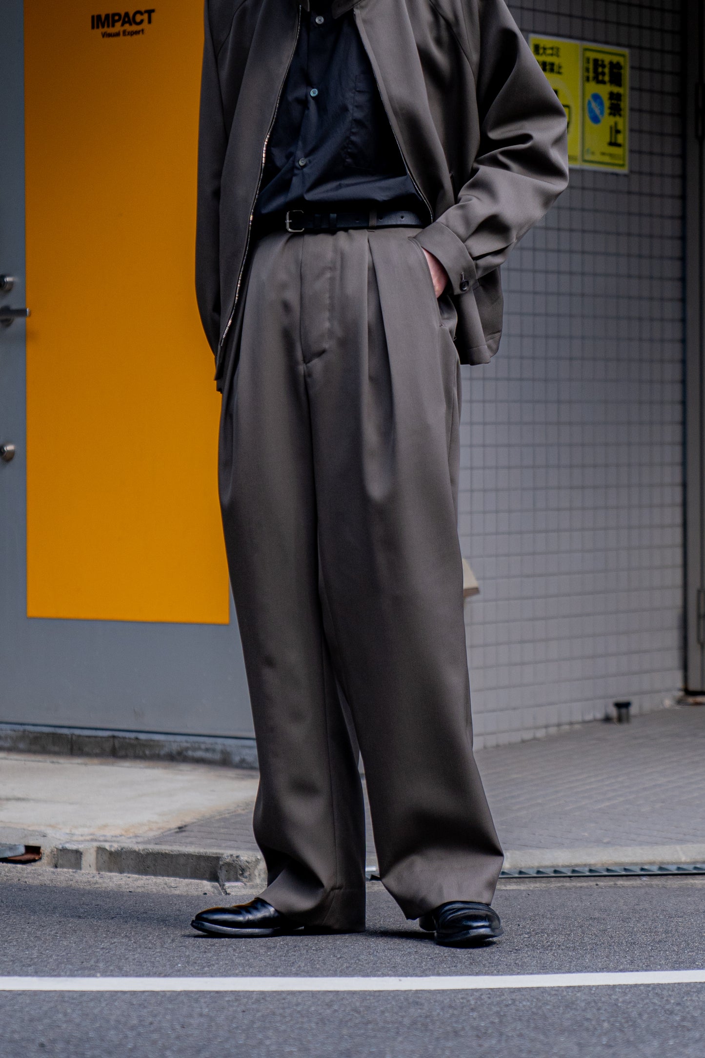 INVETED PLEATS TROUSER