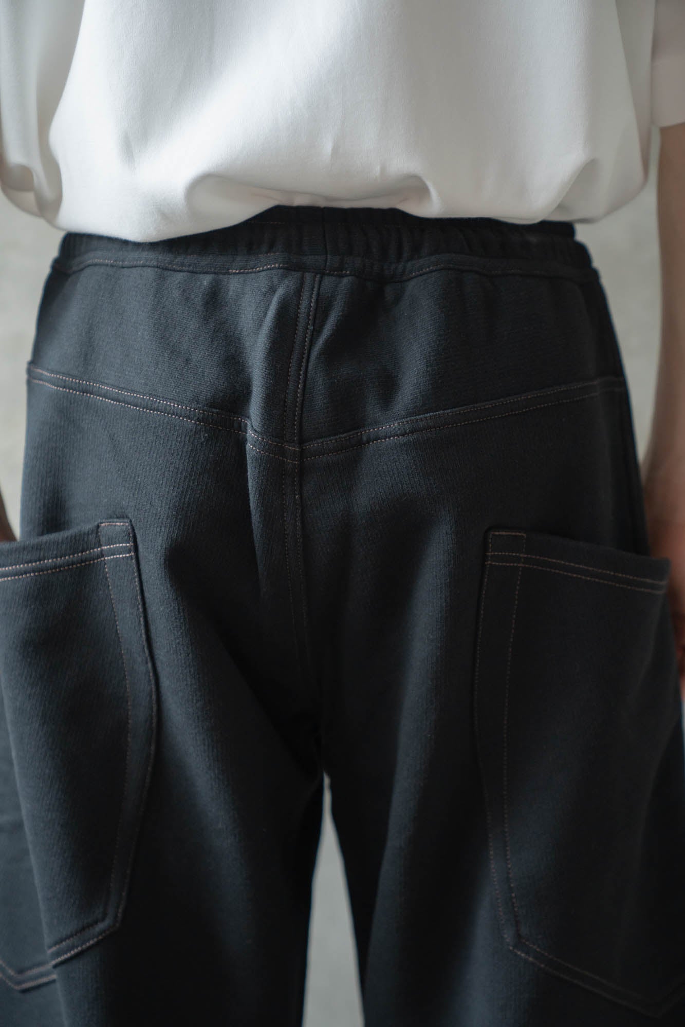 3D cutting sweat pants