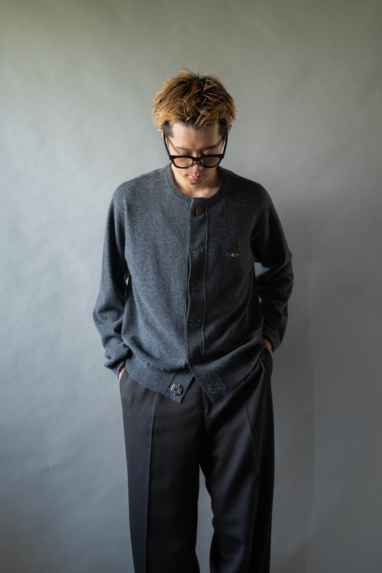 Wool knit cardigan for sign