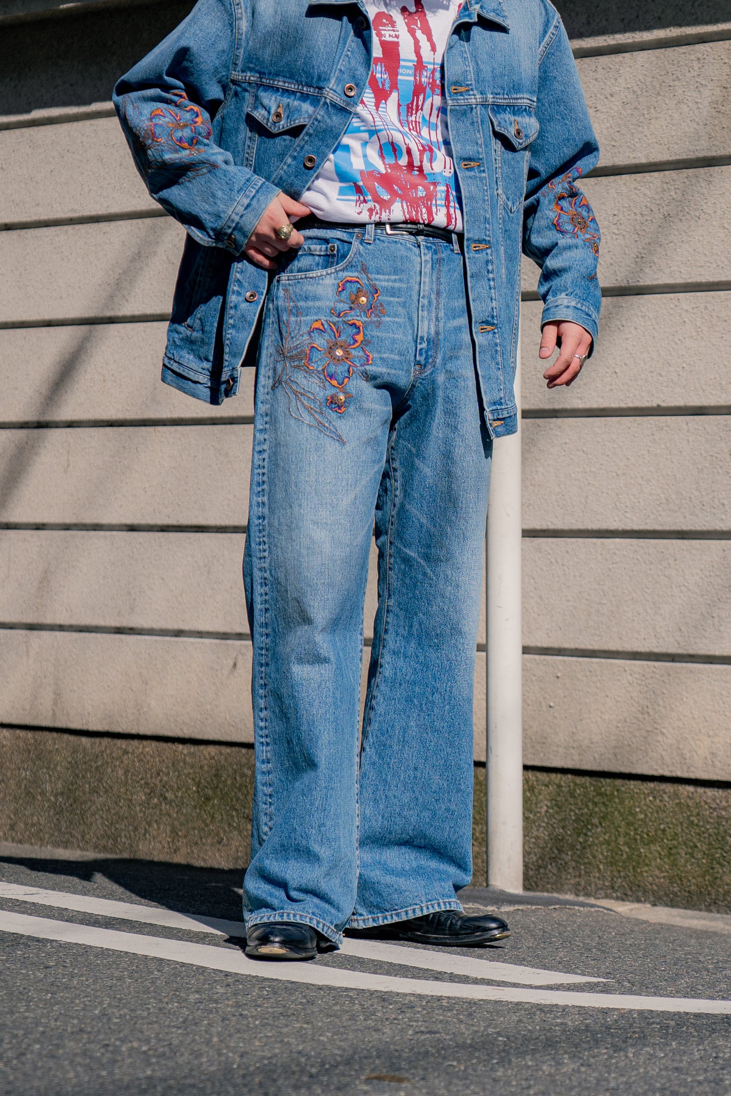 Embroidered-design denim pant