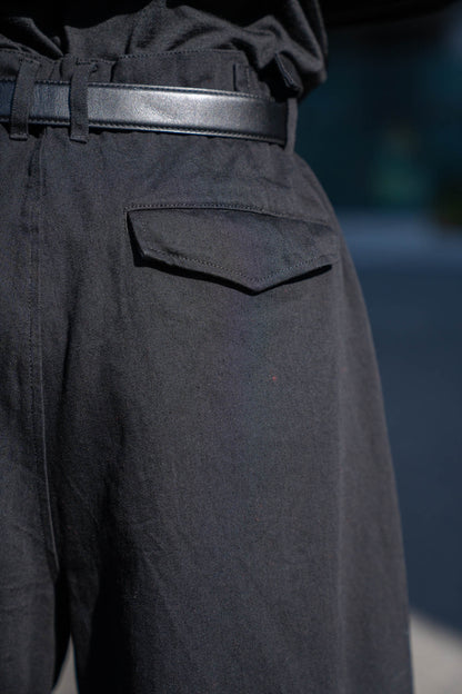 TWO TUCKS BUGGY PANTS