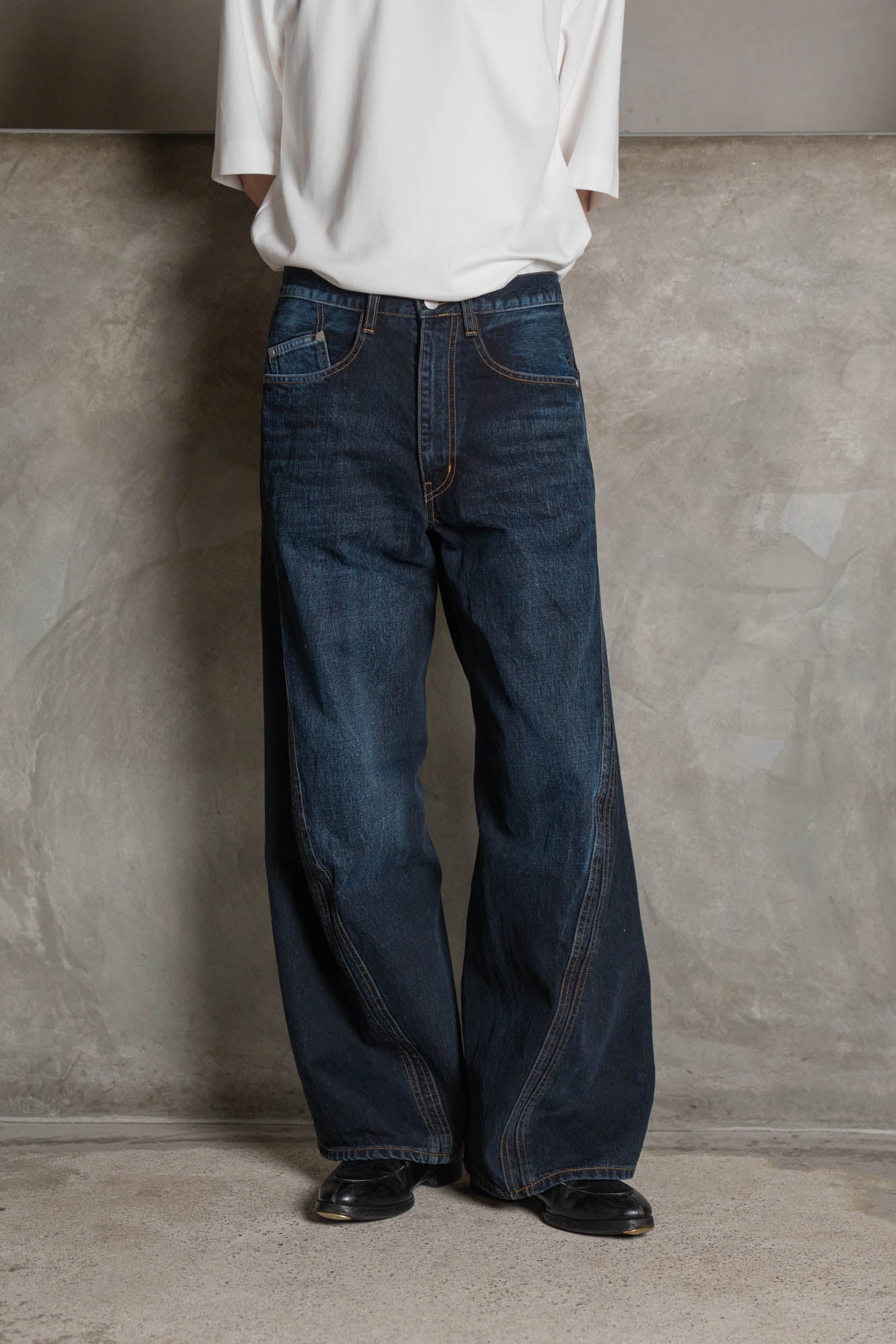 3D TWISTED WIDE LEG JEANS | デニム NVRFRGT（ネバーフォーゲット